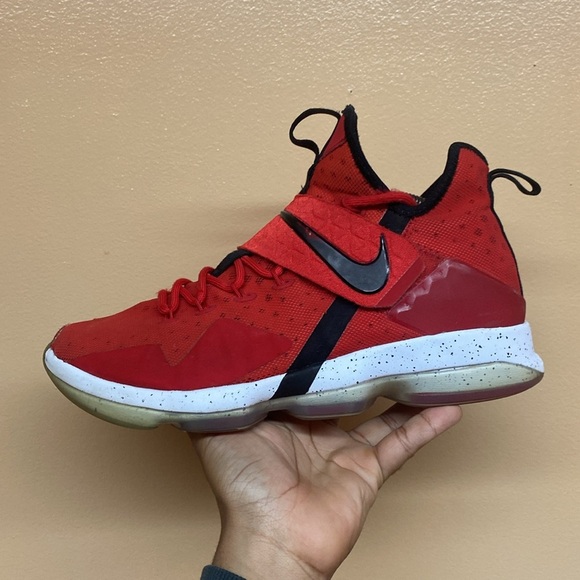 Nike Lebron 14 “Red Brick Road University Red” - Picture 11 of 17